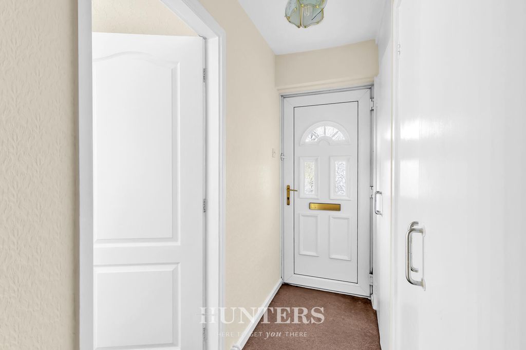 Property photo 3 of 17 Hallway