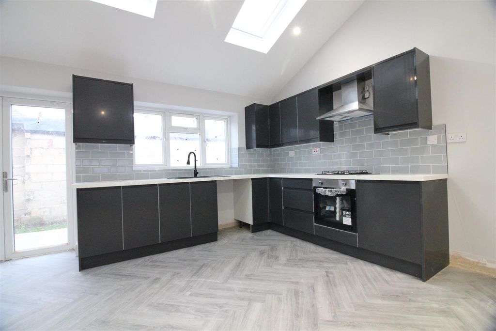 Property photo 1 of 12 6A69Ed75-A148-4030-843E-6012Cccbfd2C.Jpeg