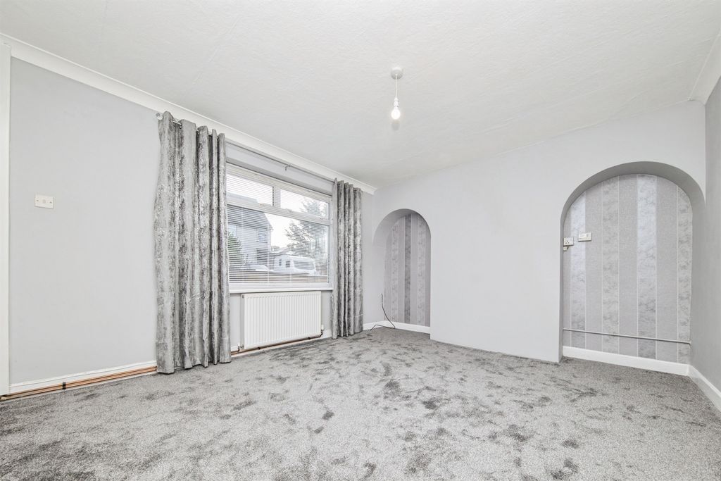 Property photo 3 of 20