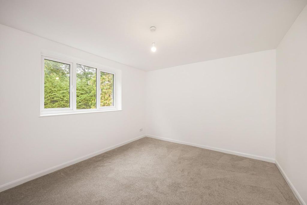 Property photo 3 of 10 18B Sylvan Road -006.Jpg