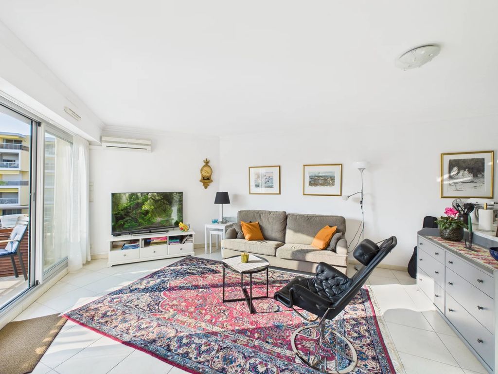 Property photo 3 of 27