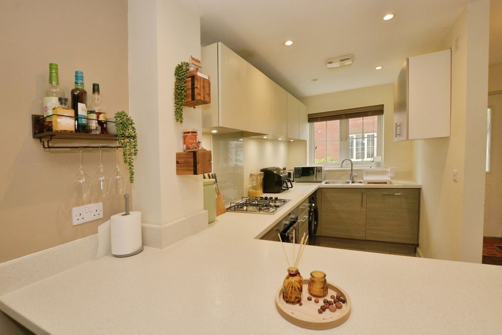 Property photo 2 of 17 Open Plan