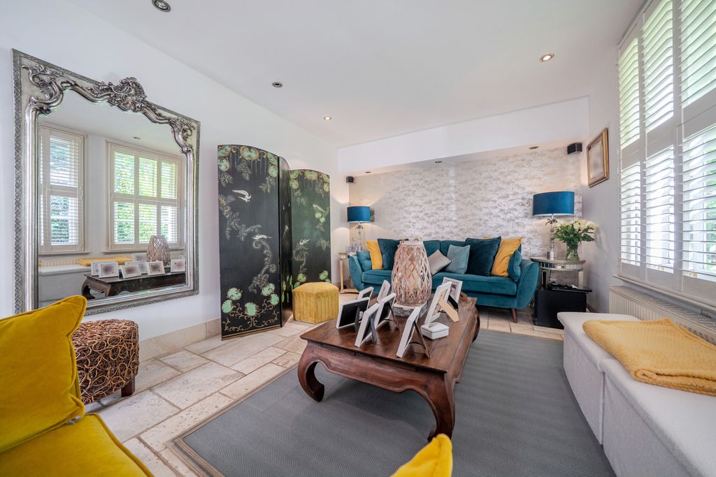 Property photo 3 of 22 Reception