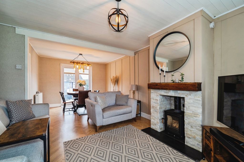 Property photo 2 of 21 Pbox-Img.Jpg