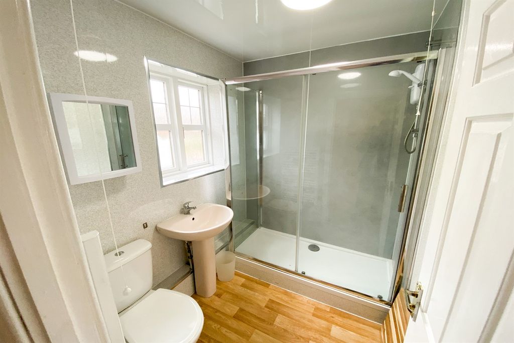 Property photo 2 of 9 Shower Room