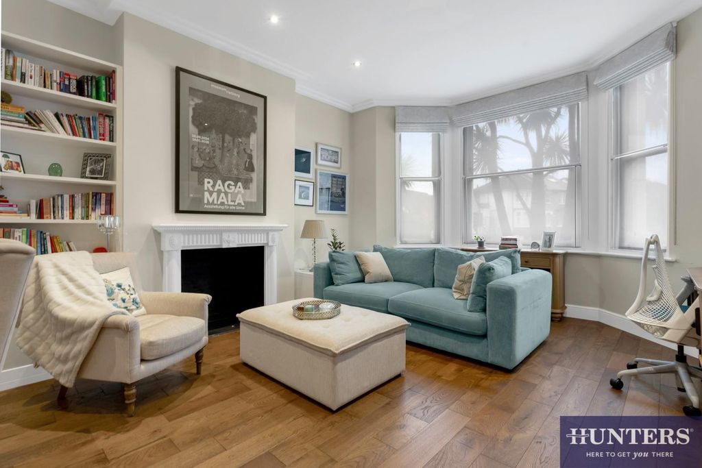 Property photo 1 of 9 Reception