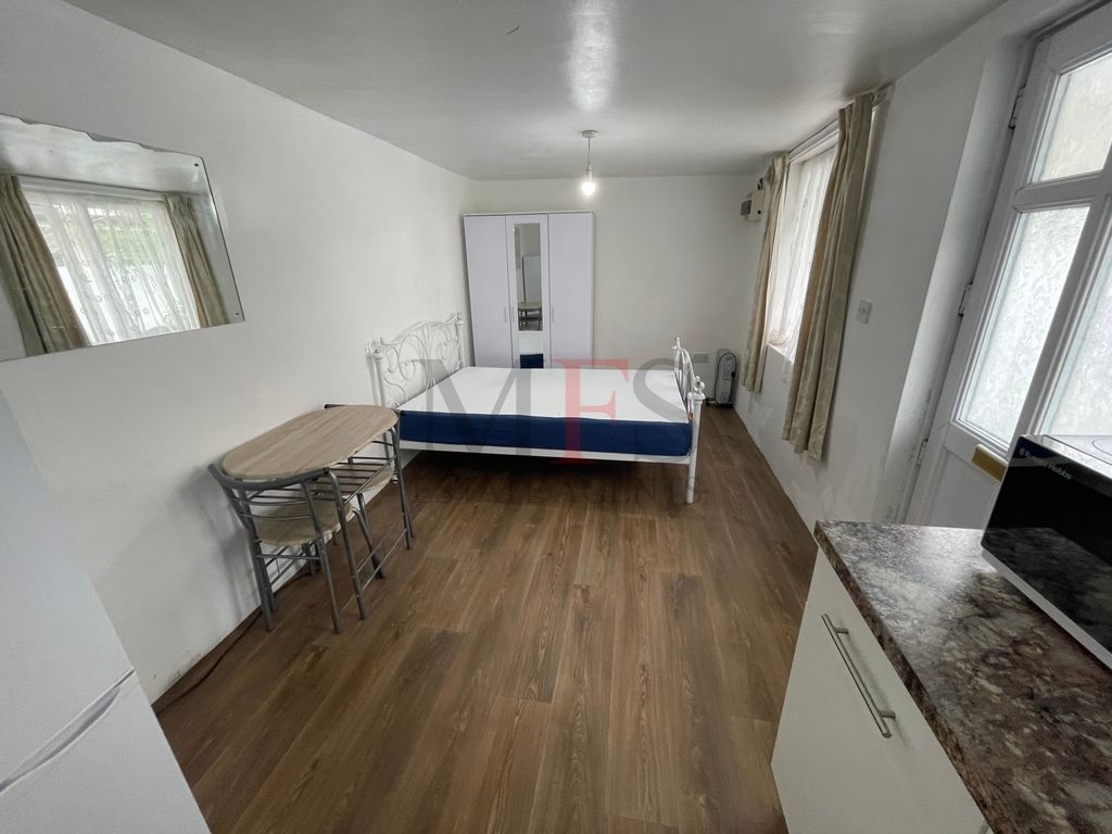 Property photo 2 of 6 Photo 5