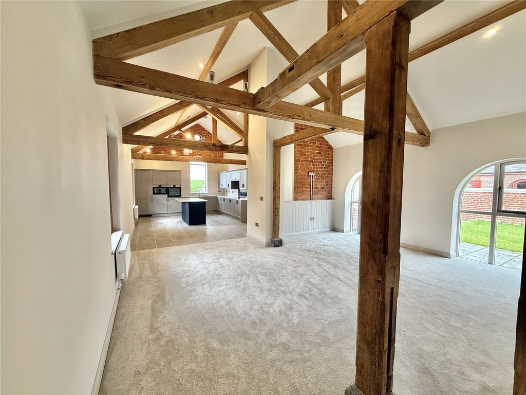 Property photo 2 of 16 Picture No. 07