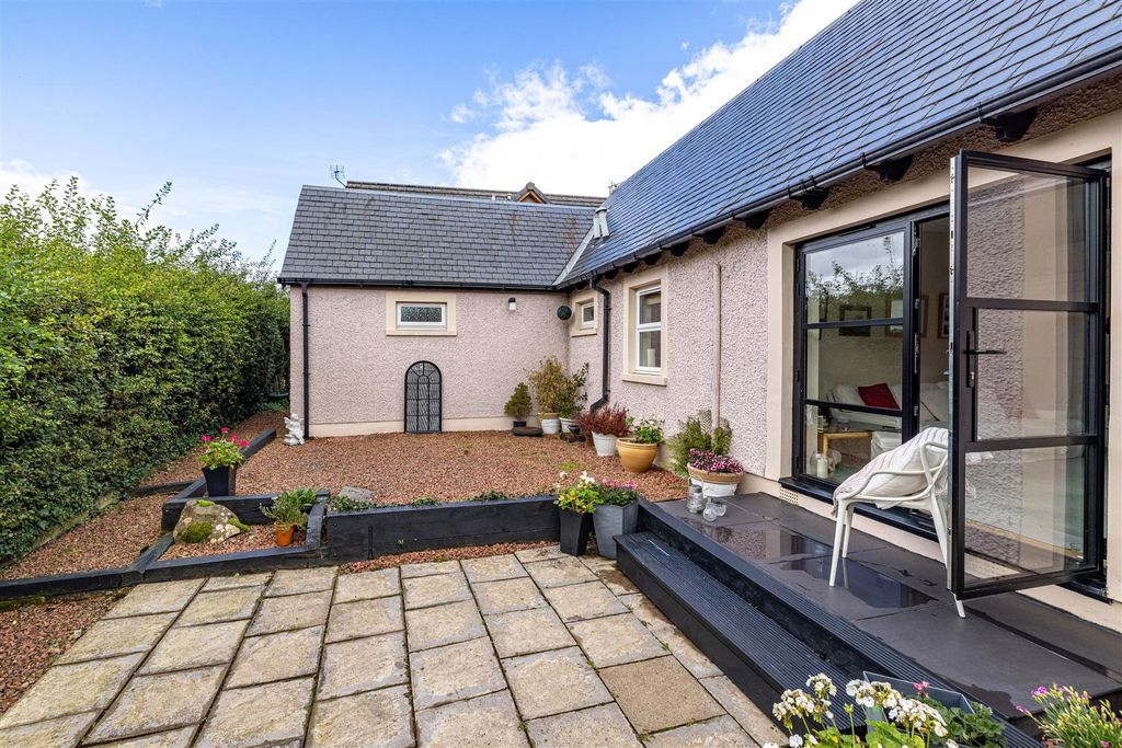 Property photo 2 of 32 Braefoot Ettrickbridge 50.Jpg