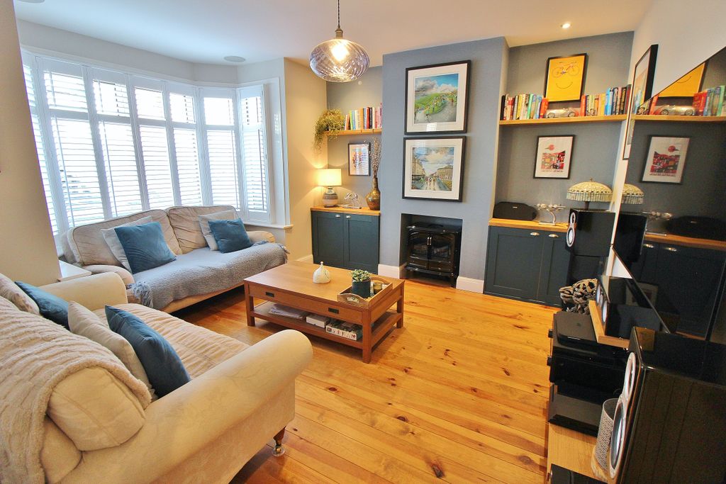 Property photo 2 of 23