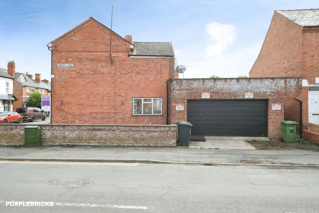 Property photo 2 of 29