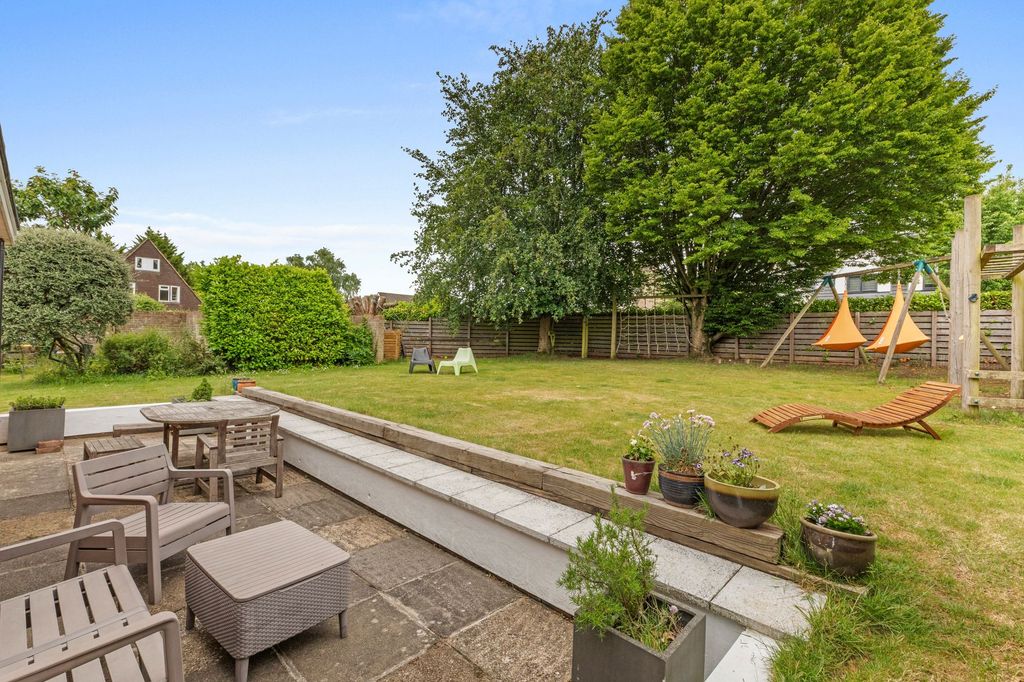 Property photo 2 of 16
