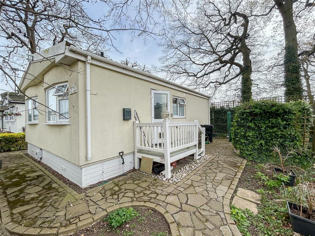 Property photo 1 of 13 Outside