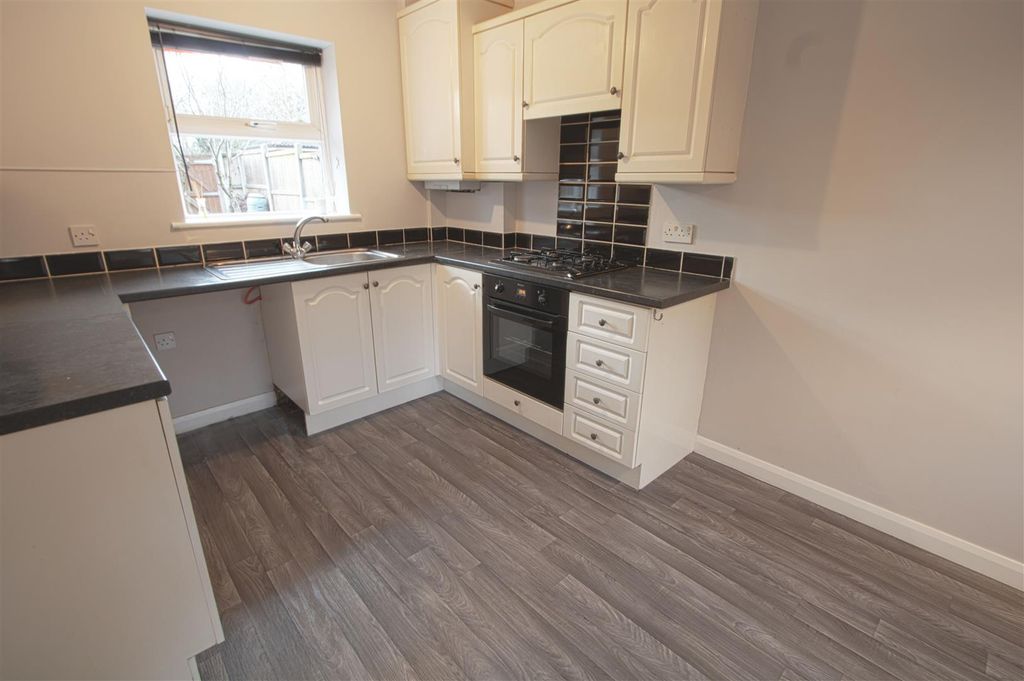 Property photo 3 of 12 Kitchen.Jpg