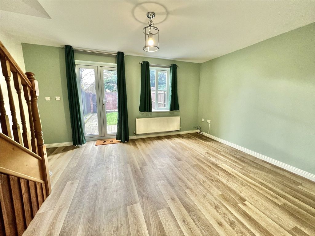 Property photo 3 of 8 Picture No. 05