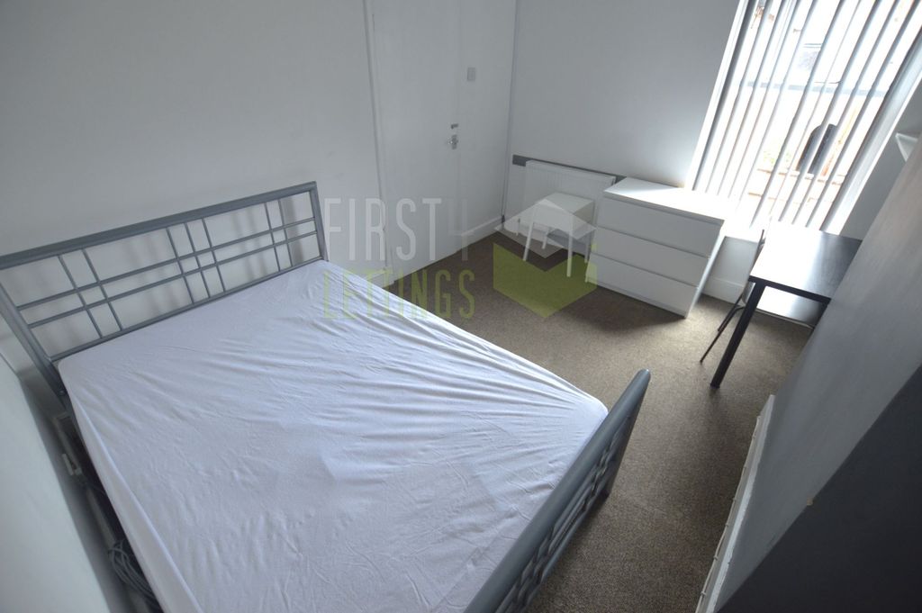 Property photo 2 of 8 Photo 9