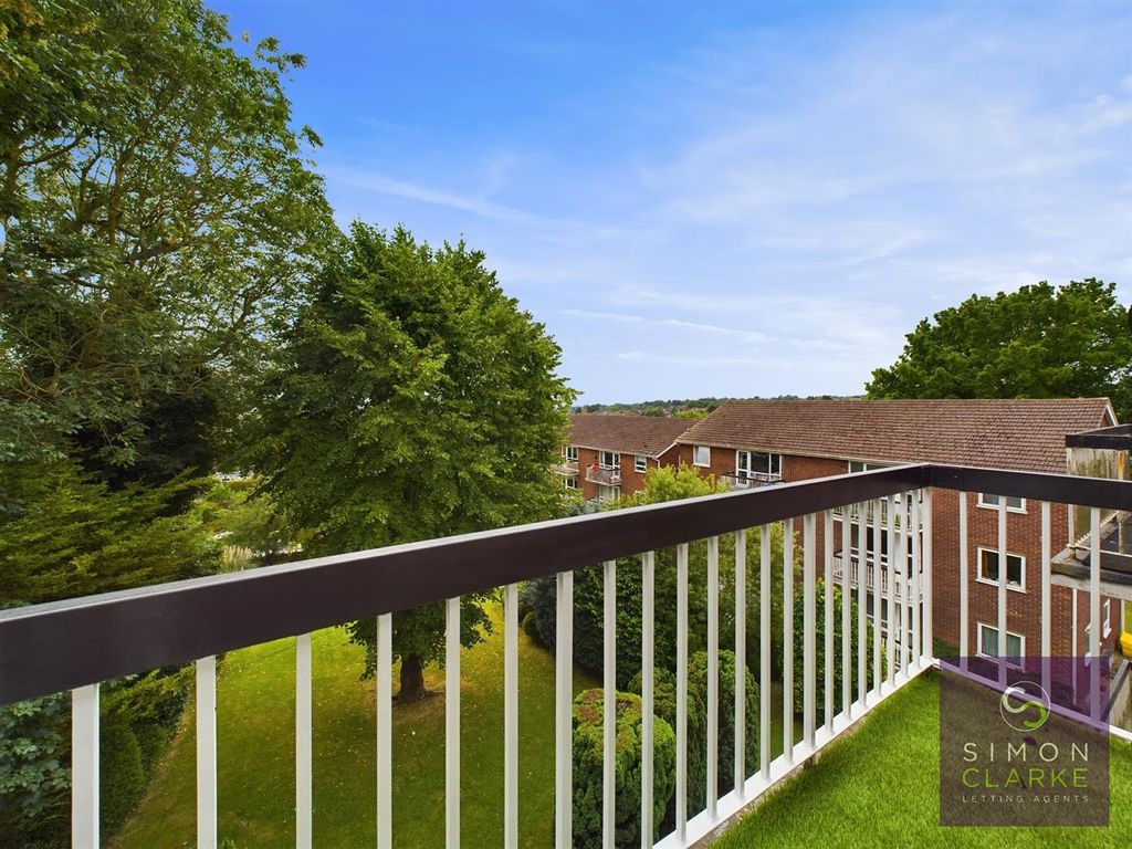 Property photo 2 of 11 Cam03369G0-Pr0115-Still003.Jpg