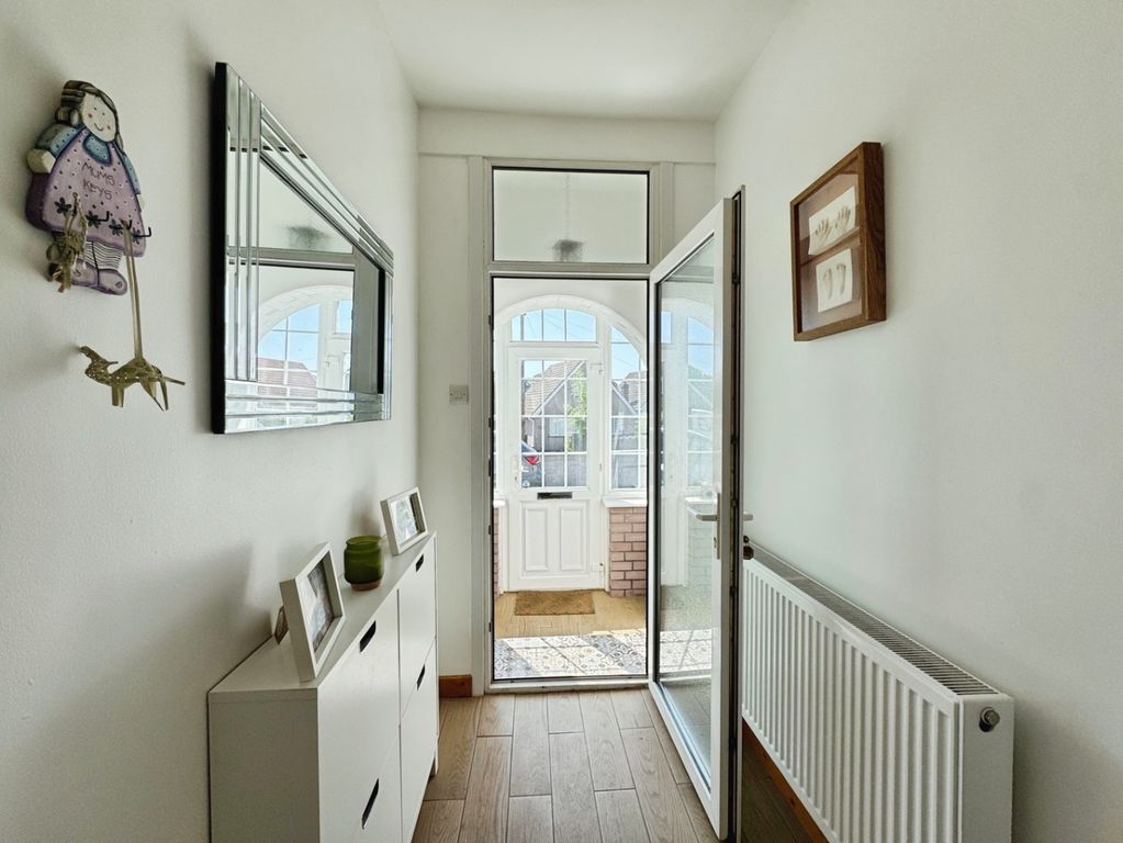 Property photo 2 of 33 4663842