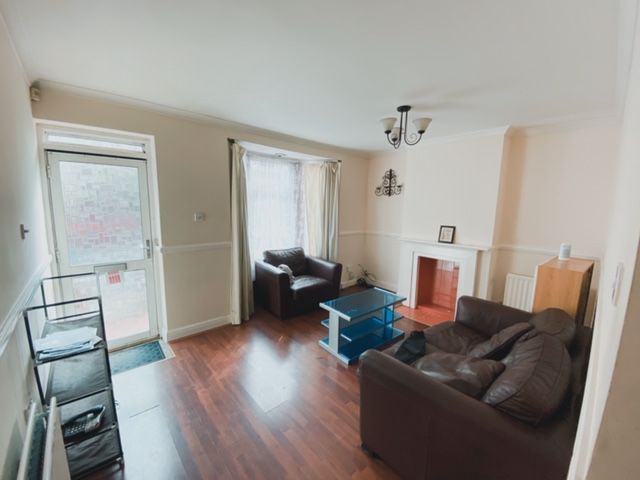 Property photo 3 of 9 Photo 8