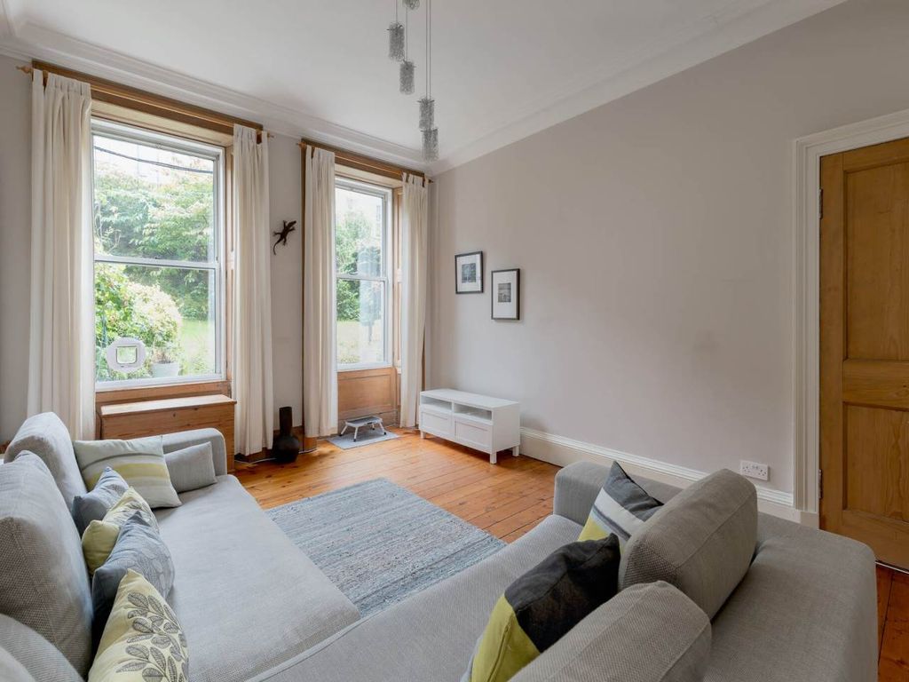 Property photo 2 of 18 70800_Baronyst_004