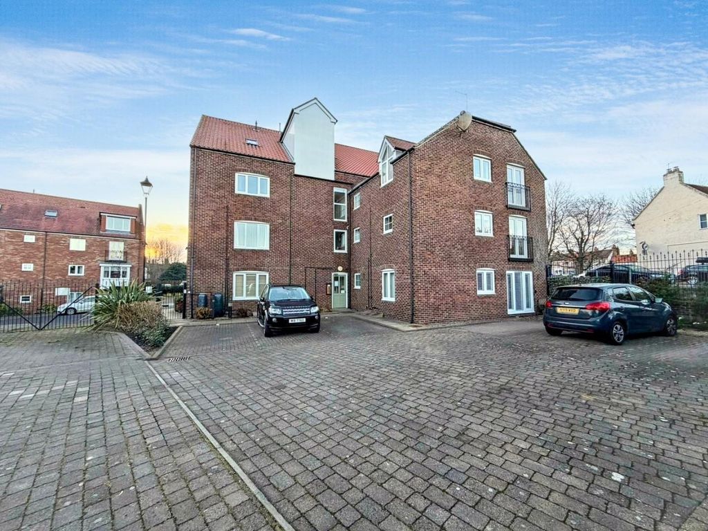 Property photo 1 of 22