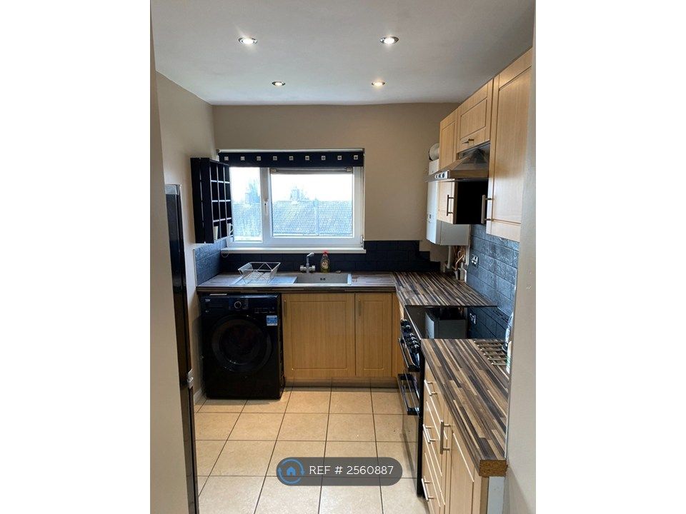 Property photo 1 of 11 Kichen