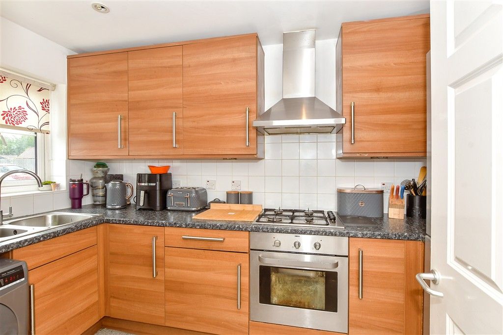 Property photo 2 of 7 Kitchen