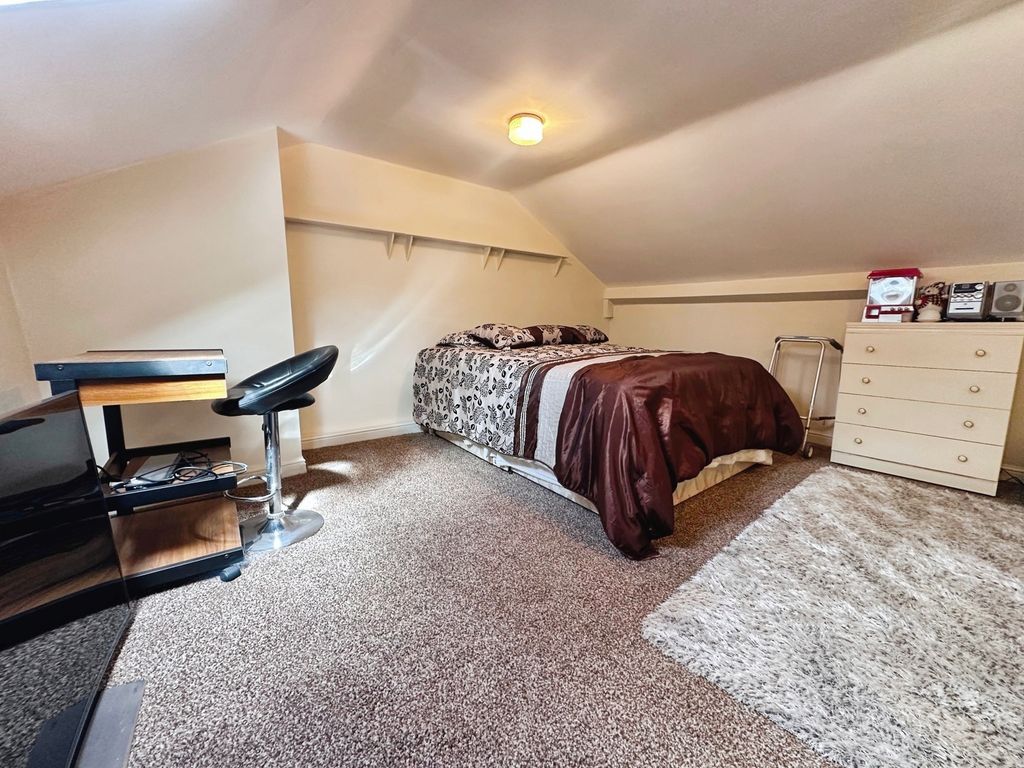 Property photo 3 of 16 Pbox-Img.Jpg