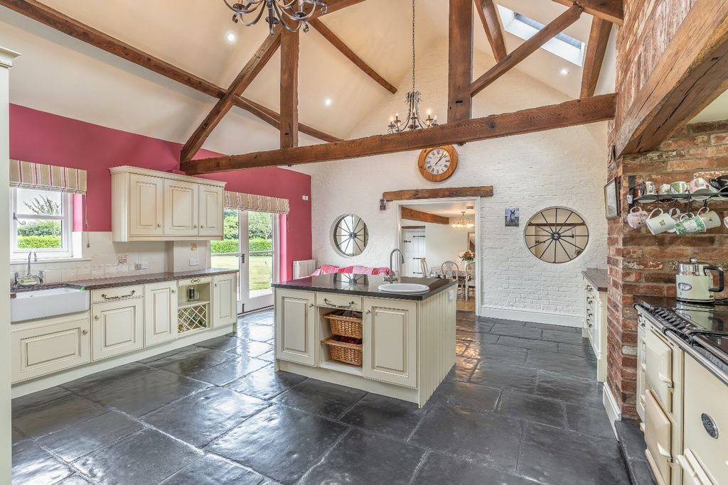 Property photo 3 of 23 3031276