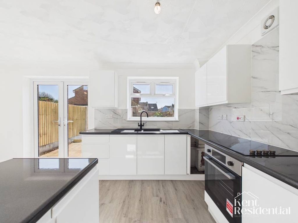 Property photo 1 of 16 Kitchen