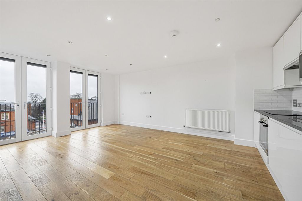 Property photo 2 of 13 26_72921.Jpg