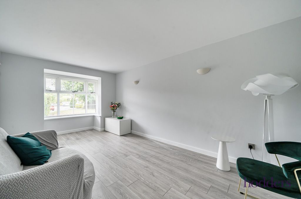 Property photo 1 of 18 Def98c92-7032-4F1...