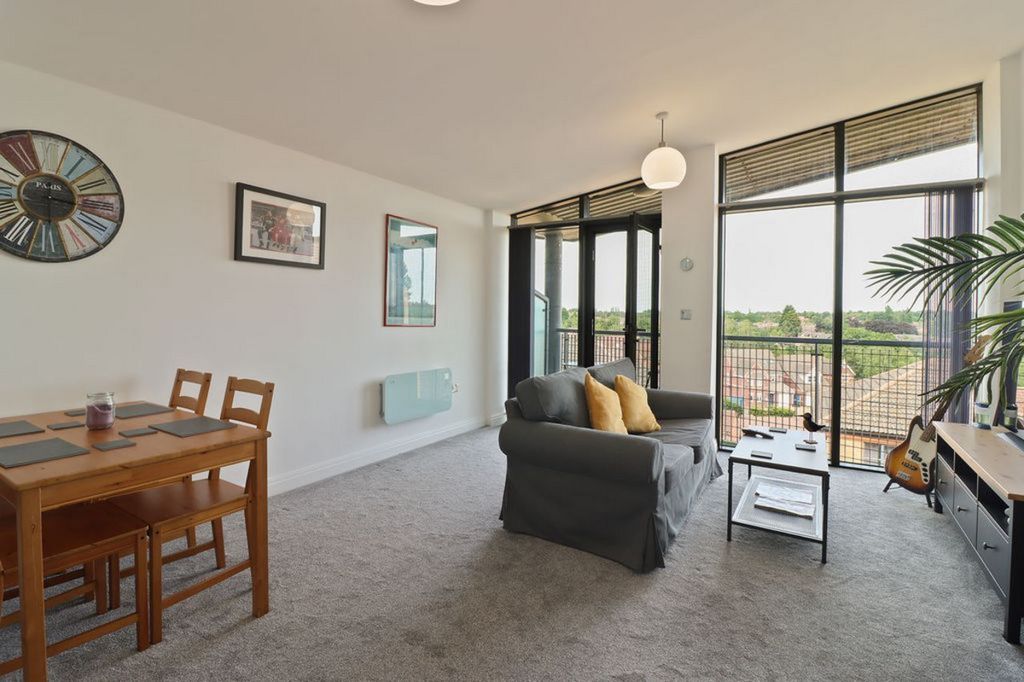 2 bed flat for saleKentmere Drive, Lakeside, Doncaster DN4 photo 4