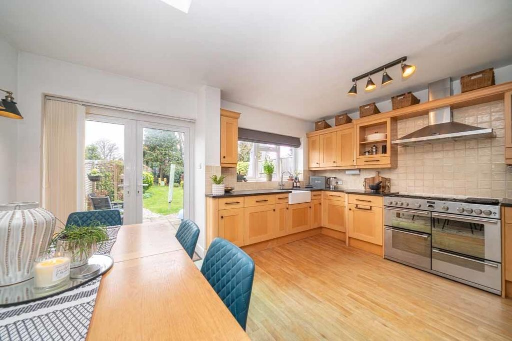 Property photo 3 of 26 Kitchen/ Dining Room