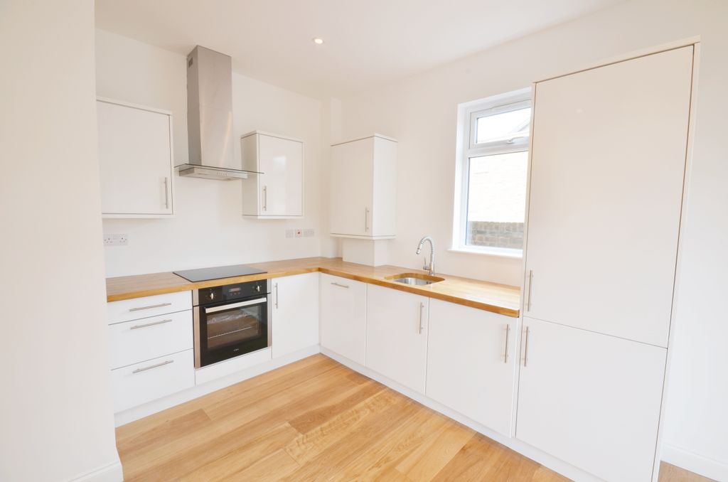 Property photo 2 of 7 Photo 02