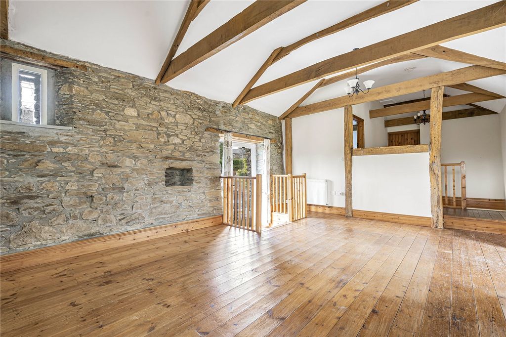 Property photo 3 of 14 Reception Area