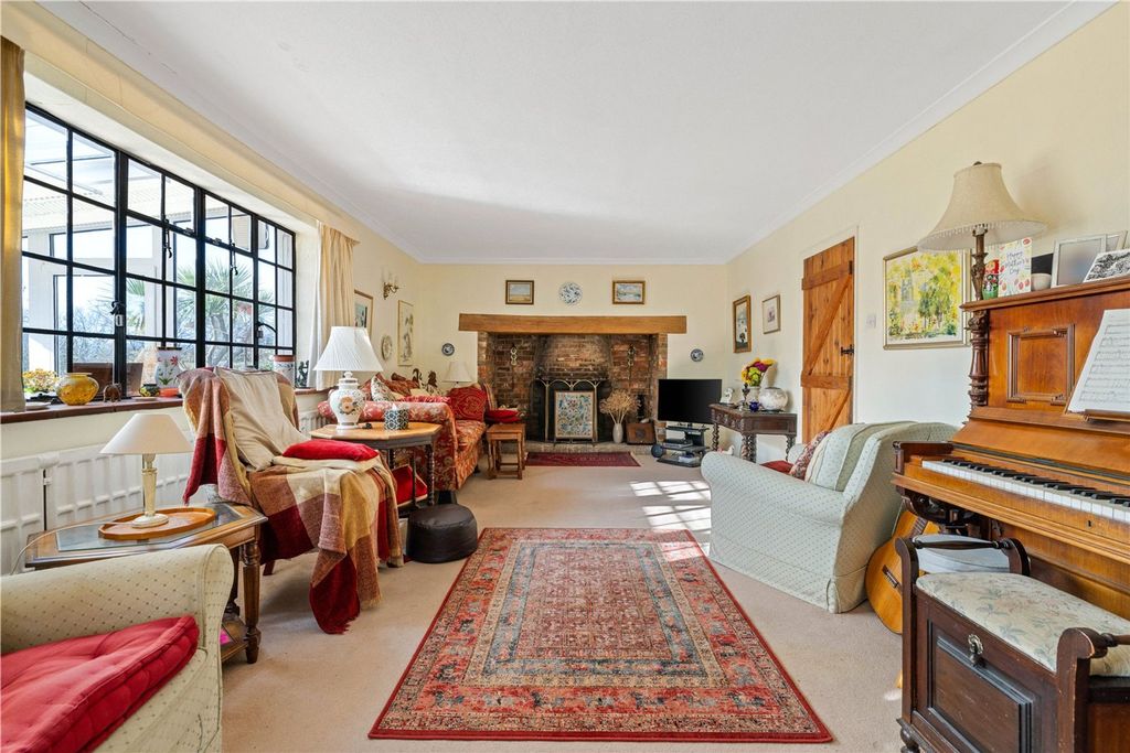 Property photo 2 of 26 Living Room