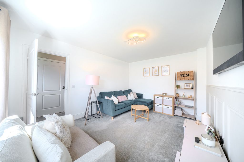 Property photo 3 of 29