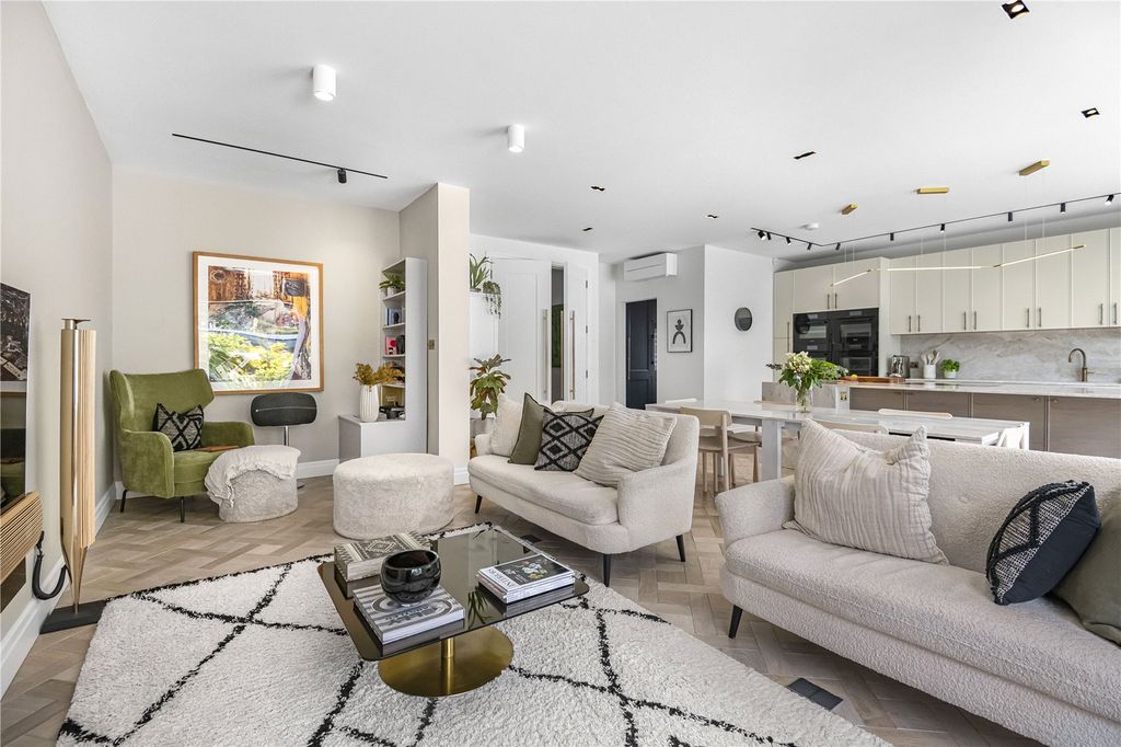 Property photo 3 of 52 Picture No. 54