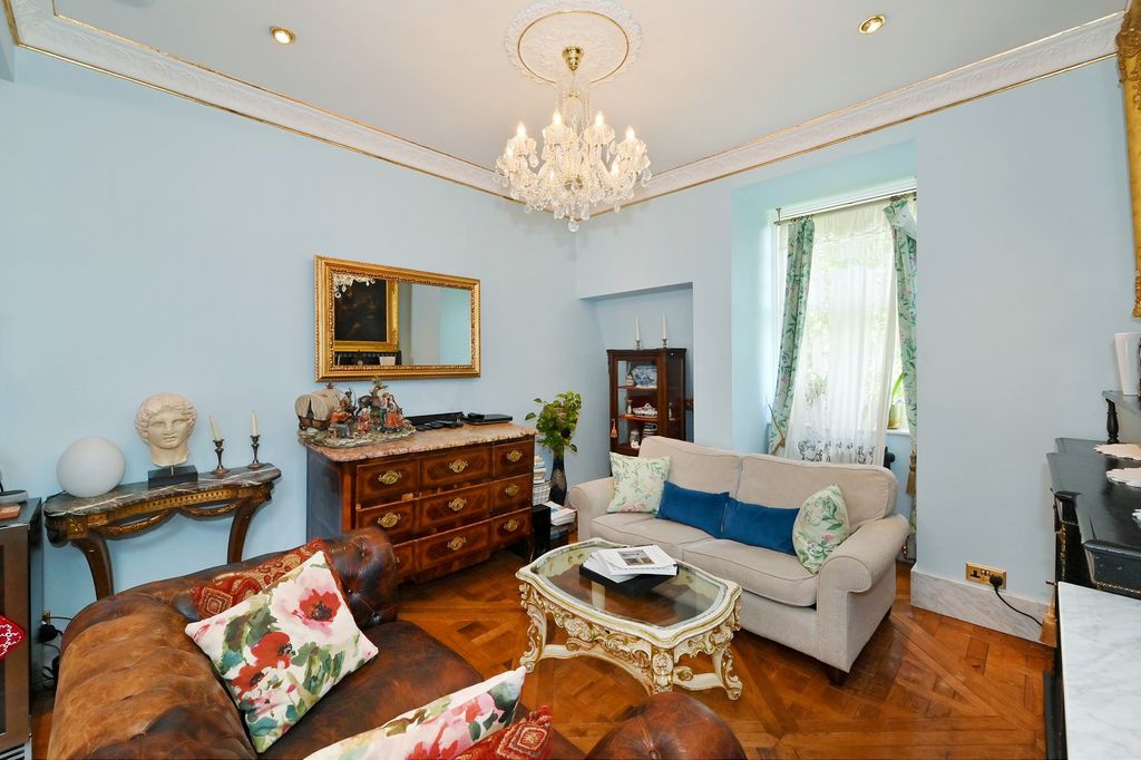 Property photo 2 of 13 Picture 2