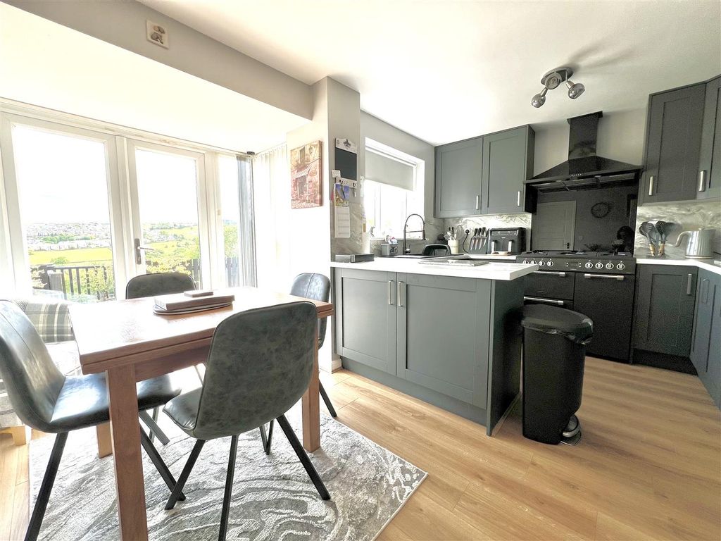Property photo 2 of 24 Kitchen/Diner