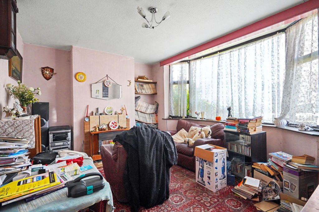 Property photo 2 of 18