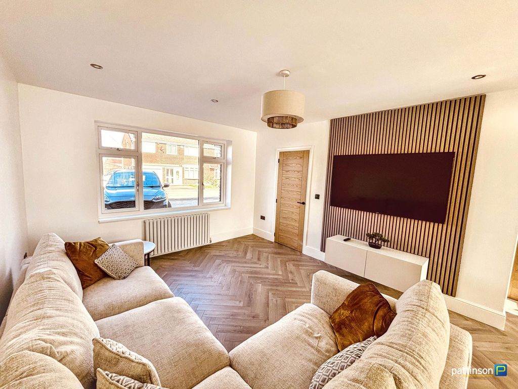 Property photo 2 of 24