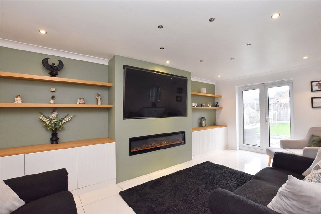 Property photo 2 of 23 Picture No. 20