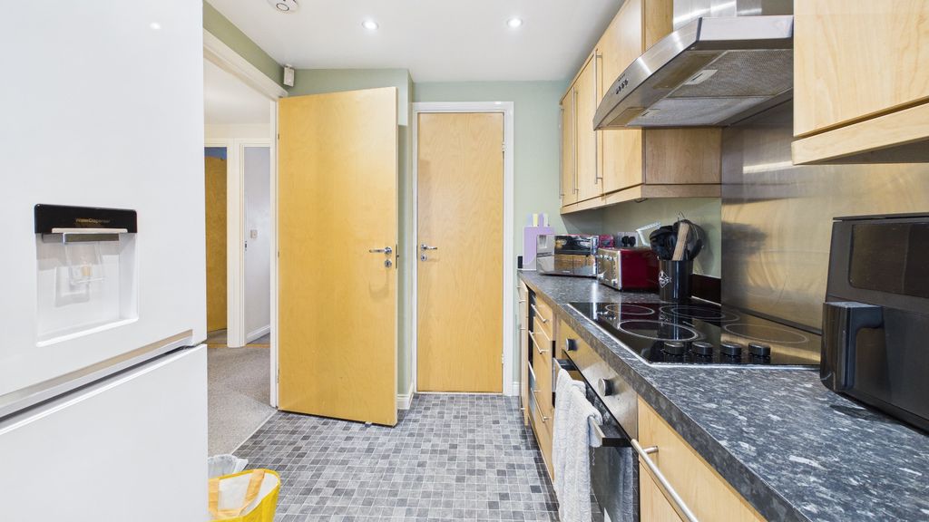 Property photo 3 of 12 4820546