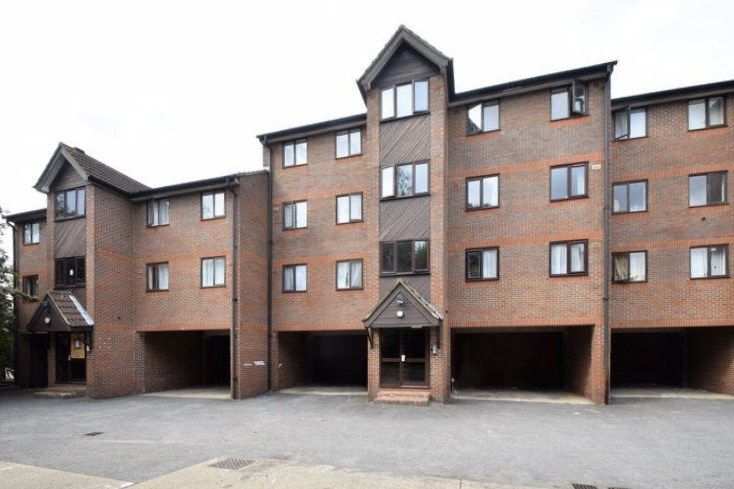 Property photo 1 of 5 2 Bed Flat For Sale Luton