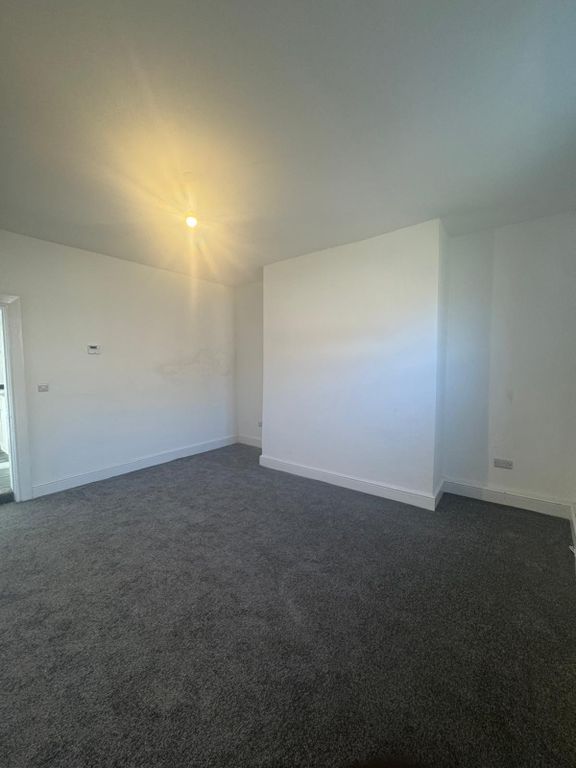 Property photo 2 of 8 Image