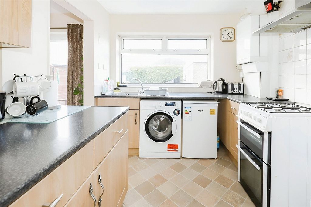 Property photo 2 of 5 Kitchen