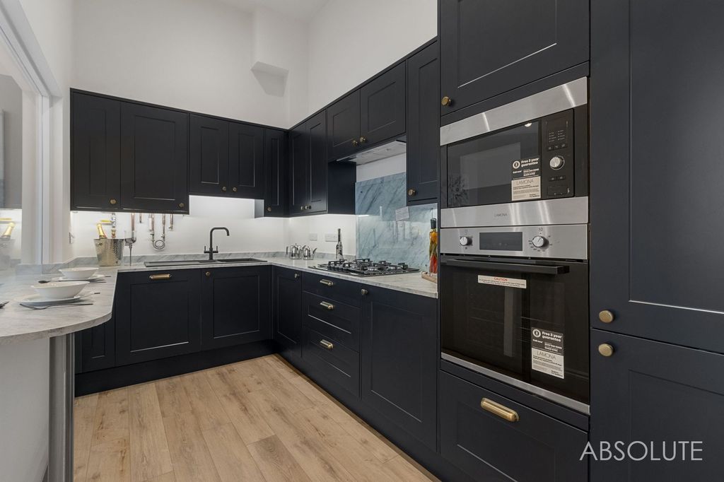 Property photo 3 of 25