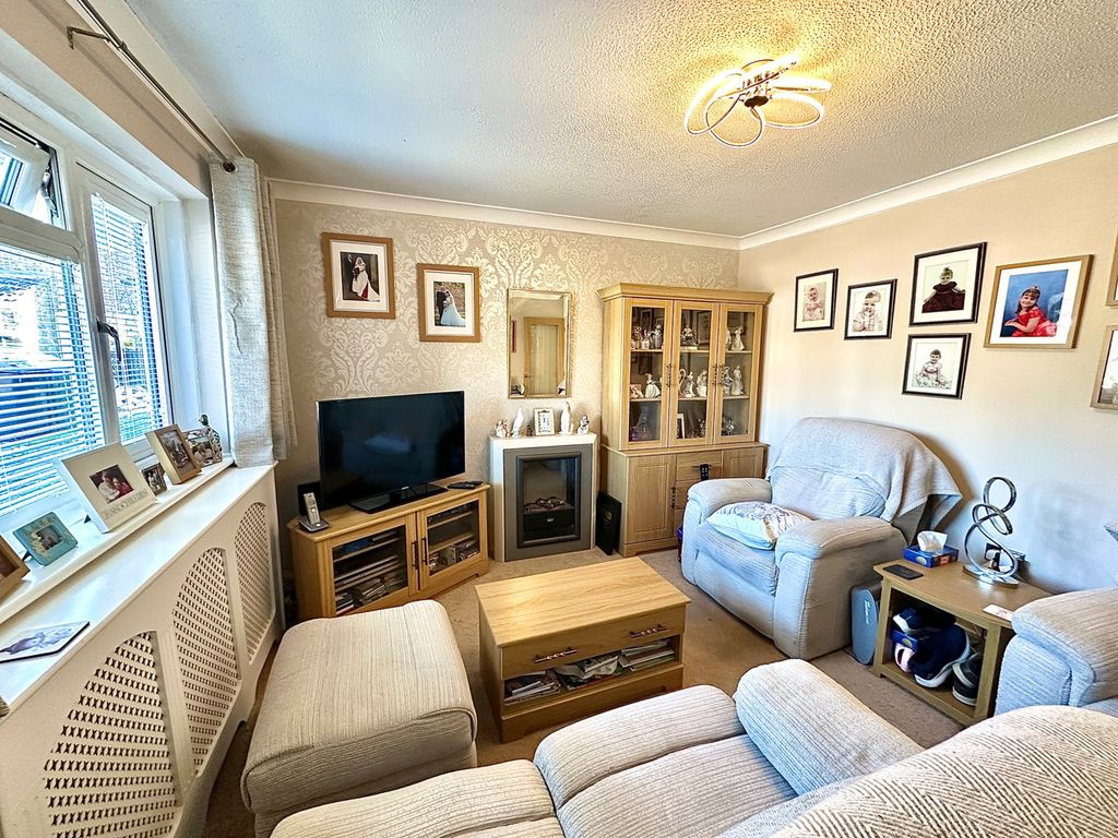 Property photo 3 of 16